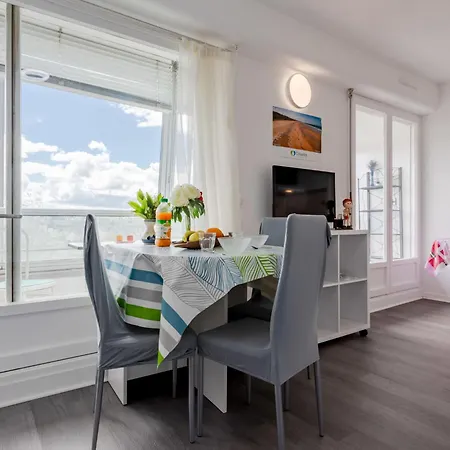 Les Marinas By Interhome Apartman Courseulles-sur-Mer