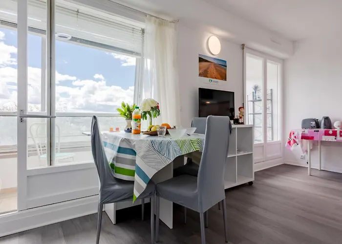 Les Marinas By Interhome Apartman Courseulles-sur-Mer