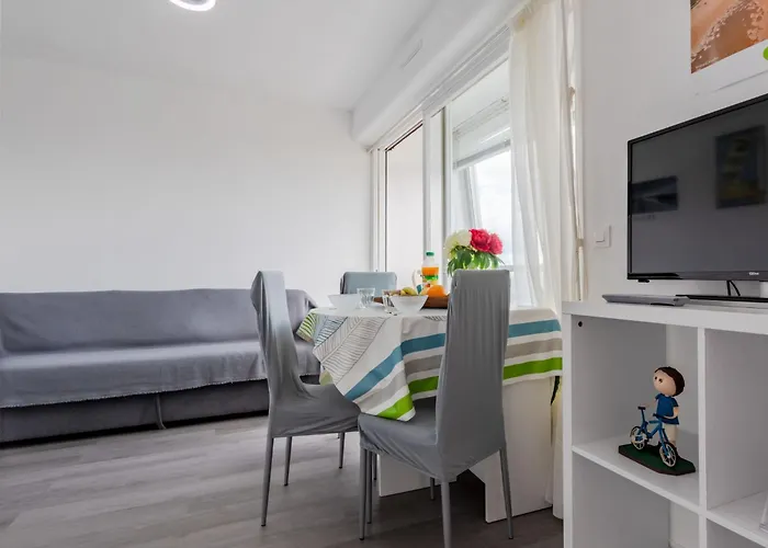 Les Marinas By Interhome